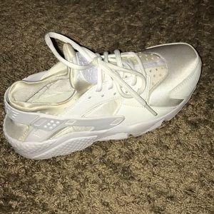 All White Nike huarache